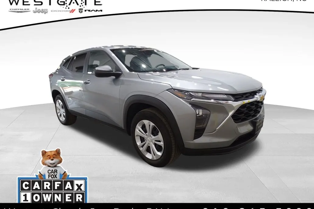 2024 Chevrolet Trax LS photo 1