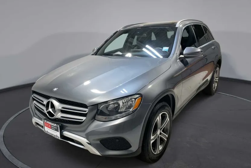 2017 Mercedes Benz GLC 300 4MATIC photo 1