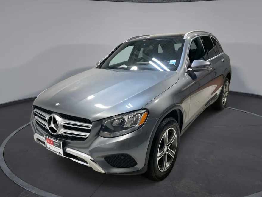 2017 Mercedes Benz GLC 300 4MATIC photo 1