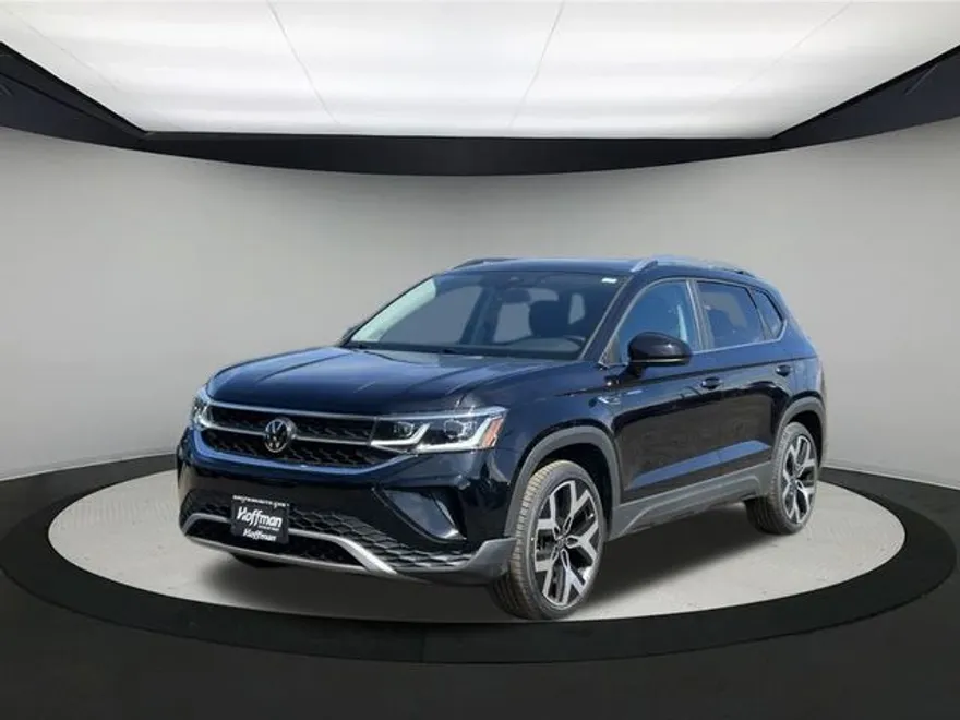 2022 Volkswagen Taos SEL photo 1