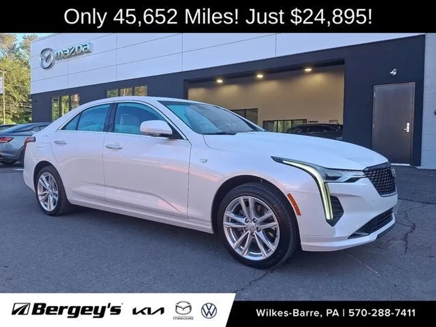 2022 Cadillac CT4 Luxury photo 1