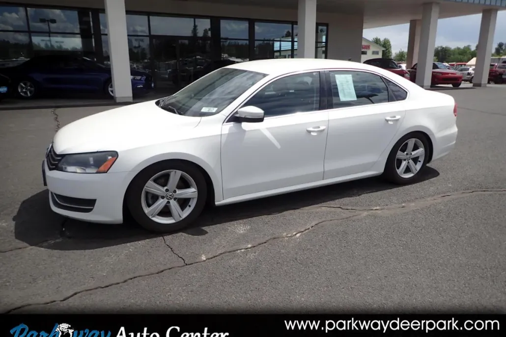 2013 Volkswagen Passat SE photo 1