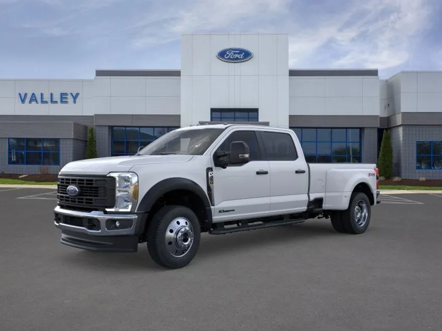 2025 Ford F-450 photo 1