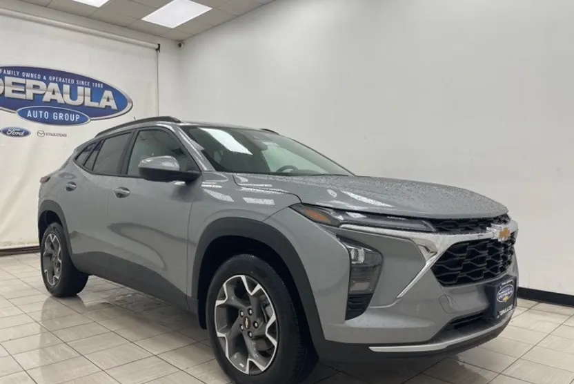 2026 Chevrolet Trax LT photo 1