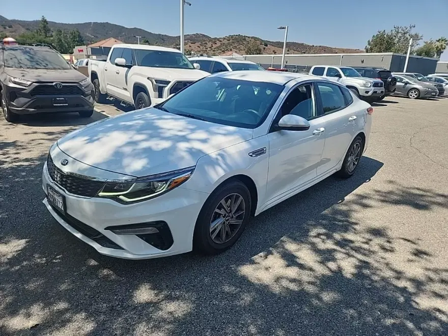 2019 Kia Optima LX photo 1