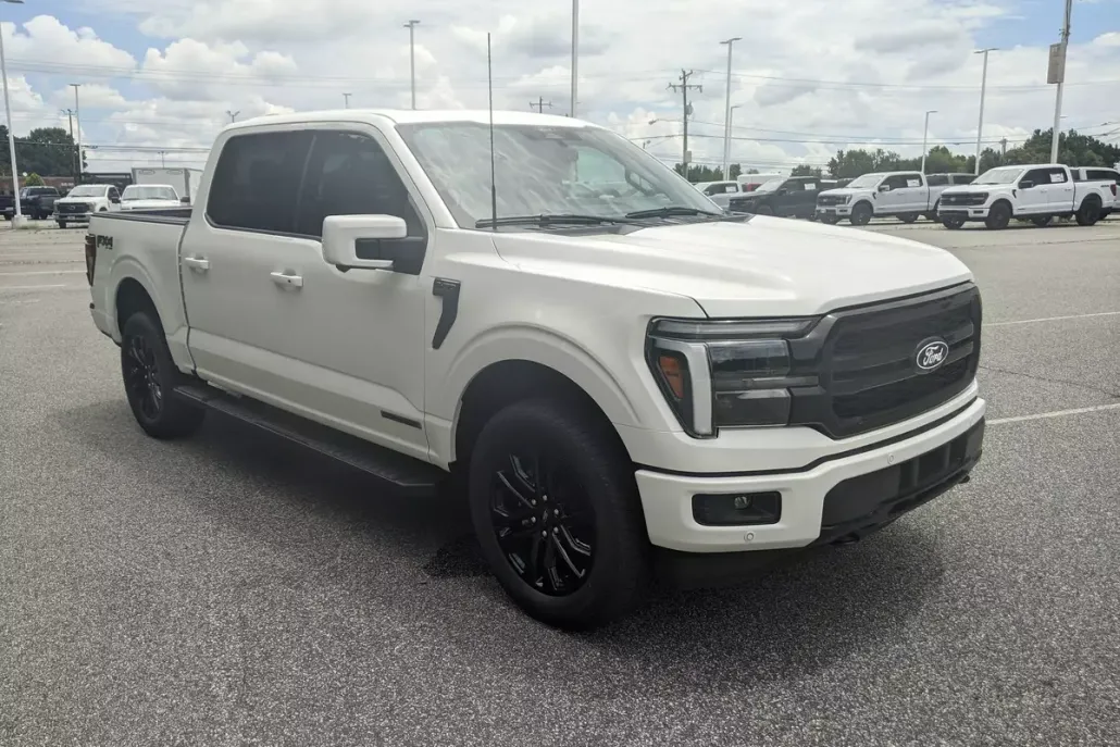 2025 Ford F-150 Lariat photo 1