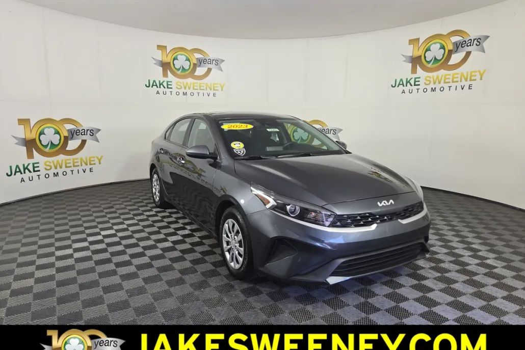 2023 Kia Forte LX photo 1