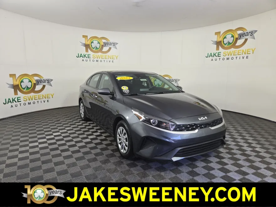 2023 Kia Forte LX photo 1