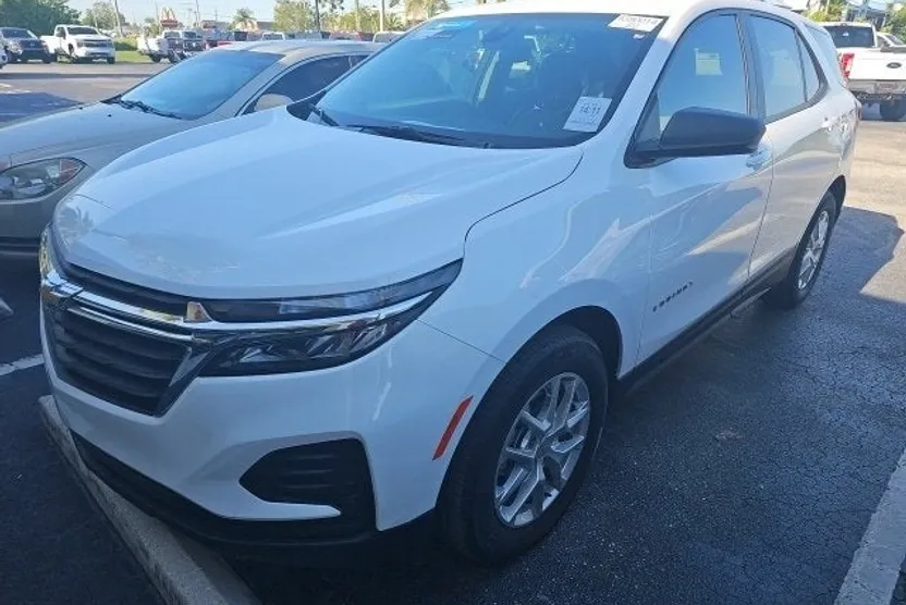 2024 Chevrolet Equinox LS photo 1