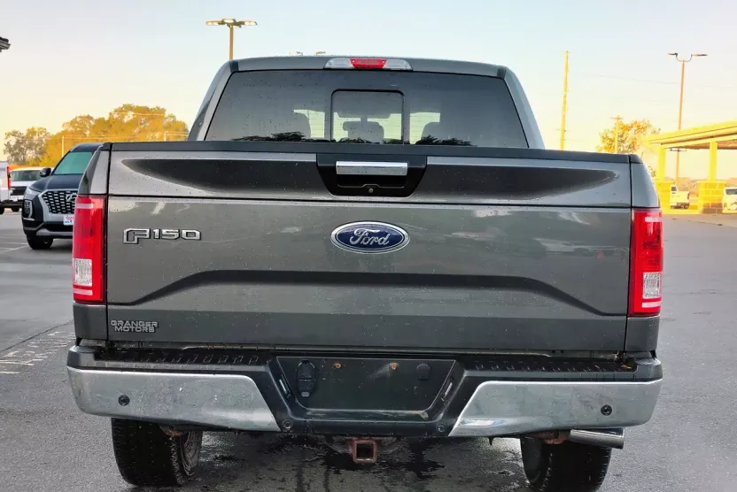 2015 Ford F-150 XLT photo 1