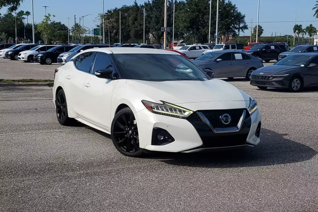 2019 Nissan Maxima SR photo 1