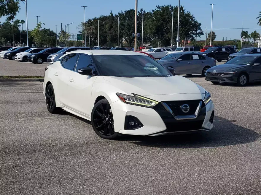 2019 Nissan Maxima SR photo 1