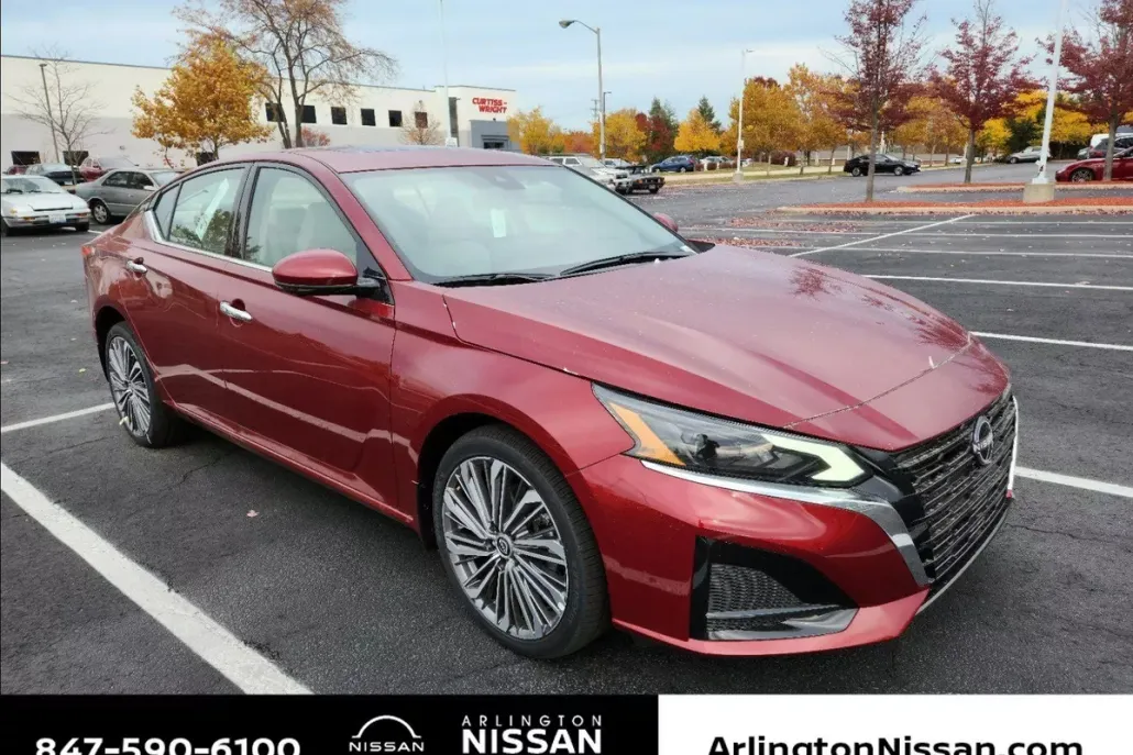 2023 Nissan Altima 2.5 SL photo 1
