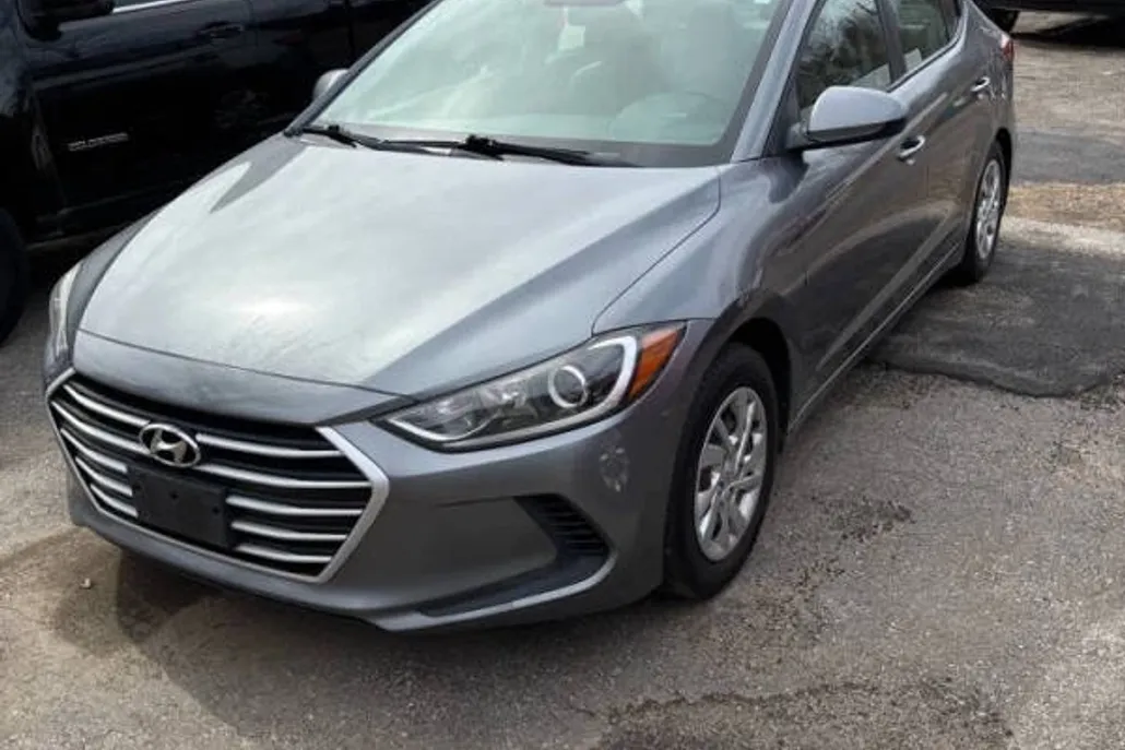 2017 Hyundai Elantra SE photo 1