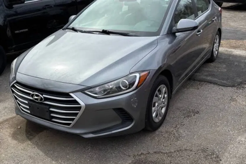 2017 Hyundai Elantra SE photo 1