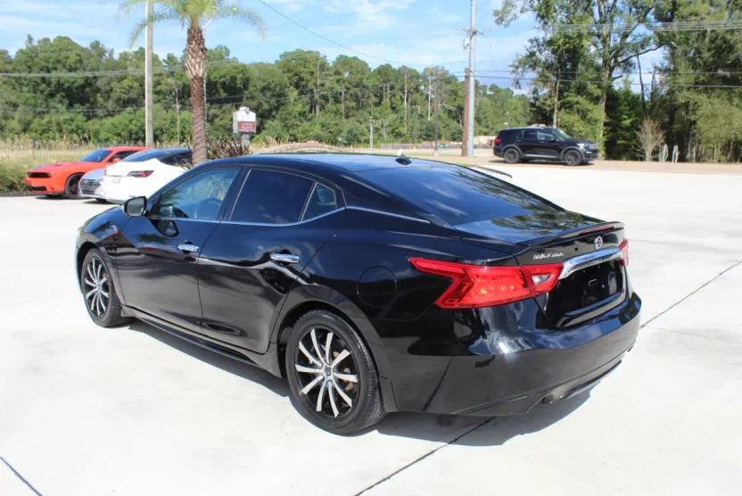 2020 Nissan Maxima SV photo 1