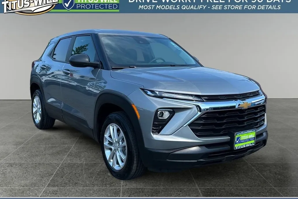 2024 Chevrolet Trailblazer LS photo 1
