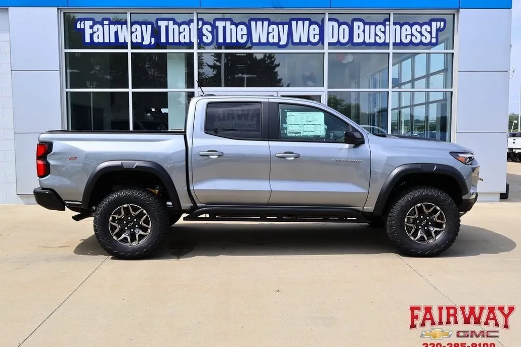 2025 Chevrolet Colorado ZR2 photo 1