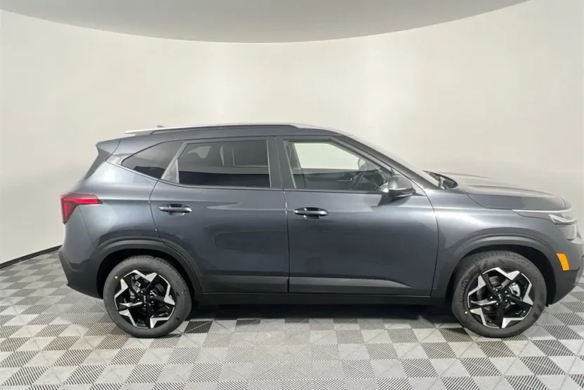 2026 Kia Seltos S photo 1