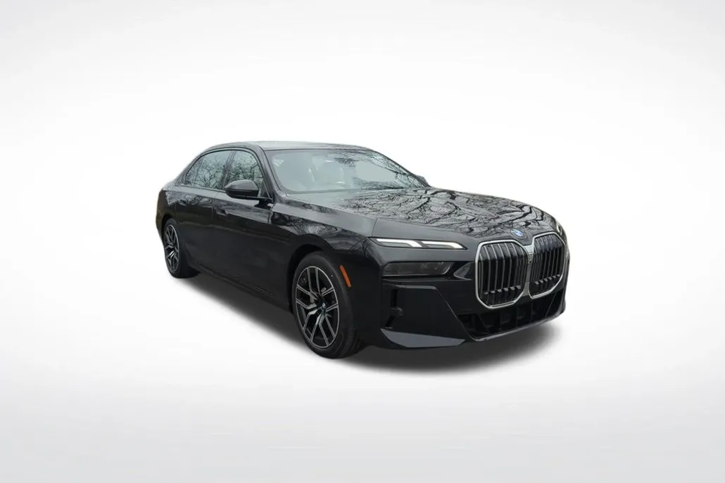 2025 Bmw 760i photo 1