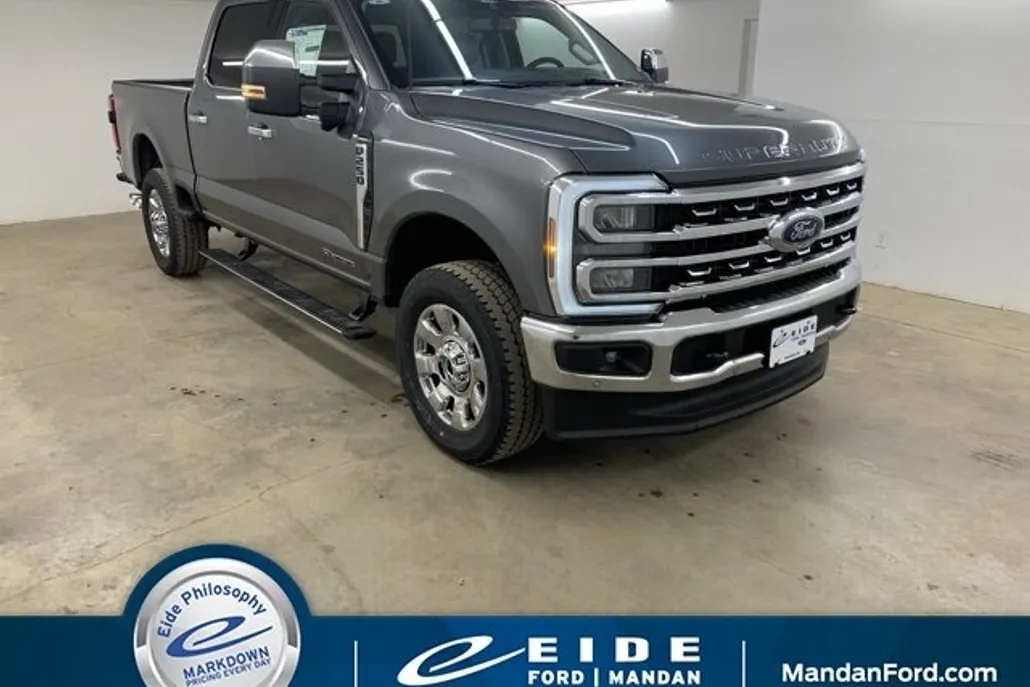 2025 Ford F-250 Lariat photo 1