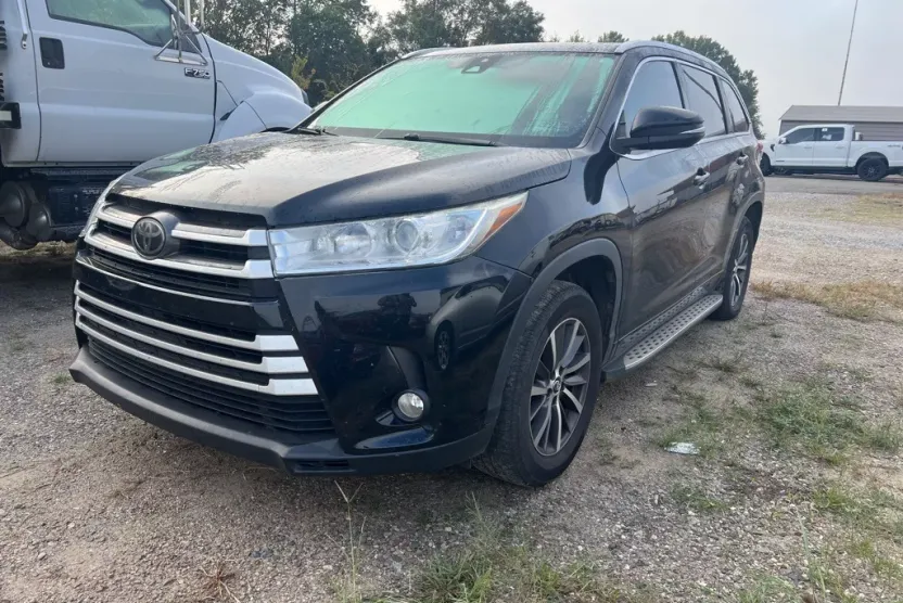 2017 Toyota Highlander SE XLE photo 1
