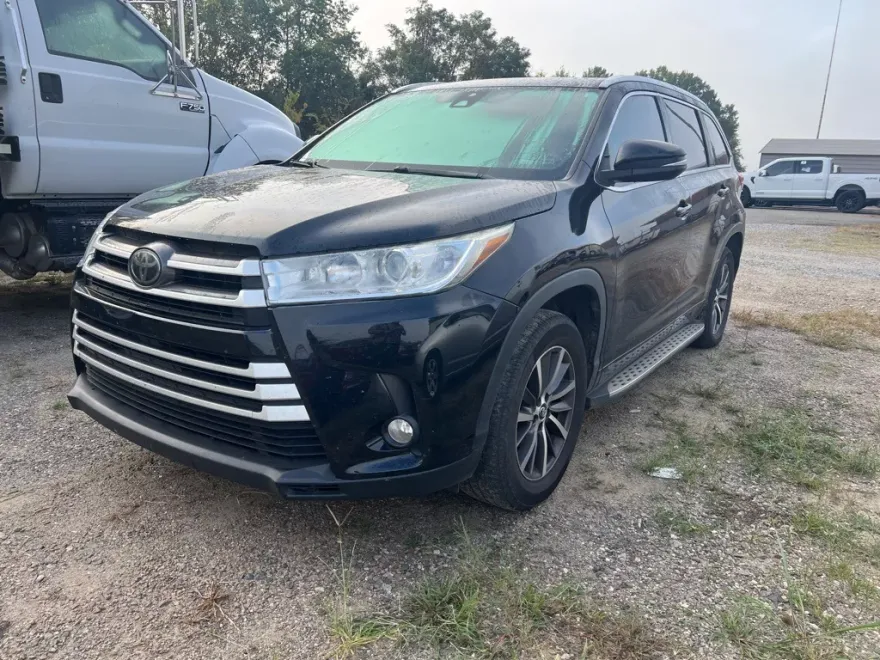 2017 Toyota Highlander SE XLE photo 1