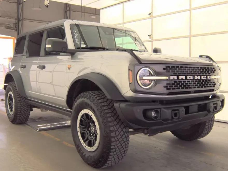 2023 Ford Bronco Badlands photo 1
