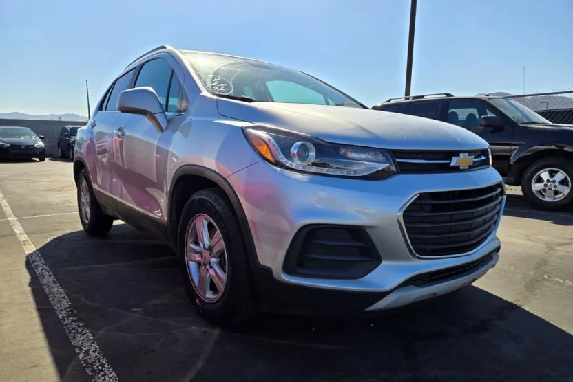 2019 Chevrolet Trax LT photo 1