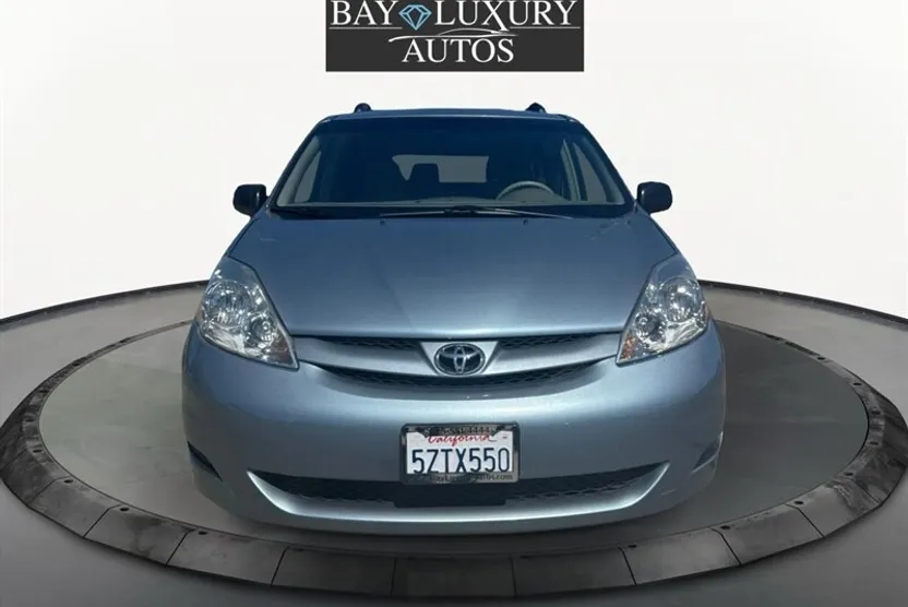 2007 Toyota Sienna CE photo 1