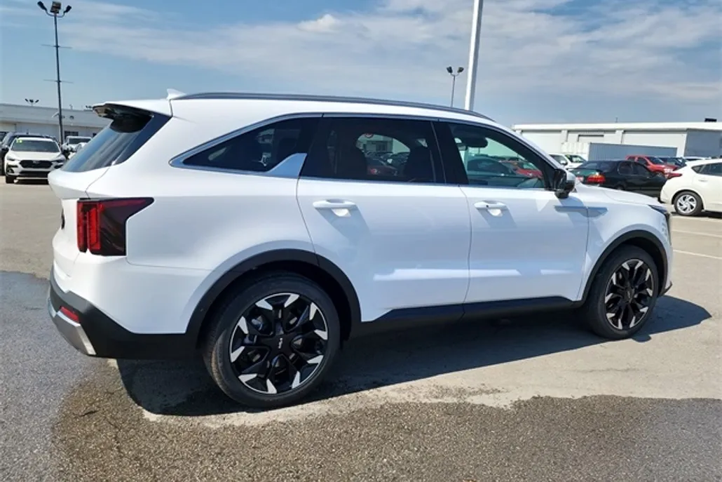 2026 Kia Sorento SX photo 1