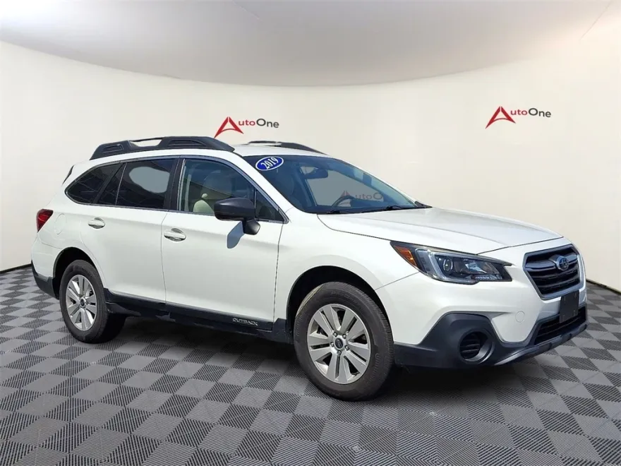 2019 Subaru Outback 2.5i photo 1