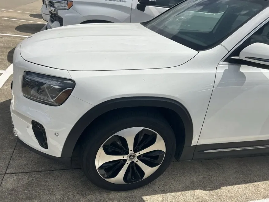 2024 Mercedes Benz GLB 250 photo 1