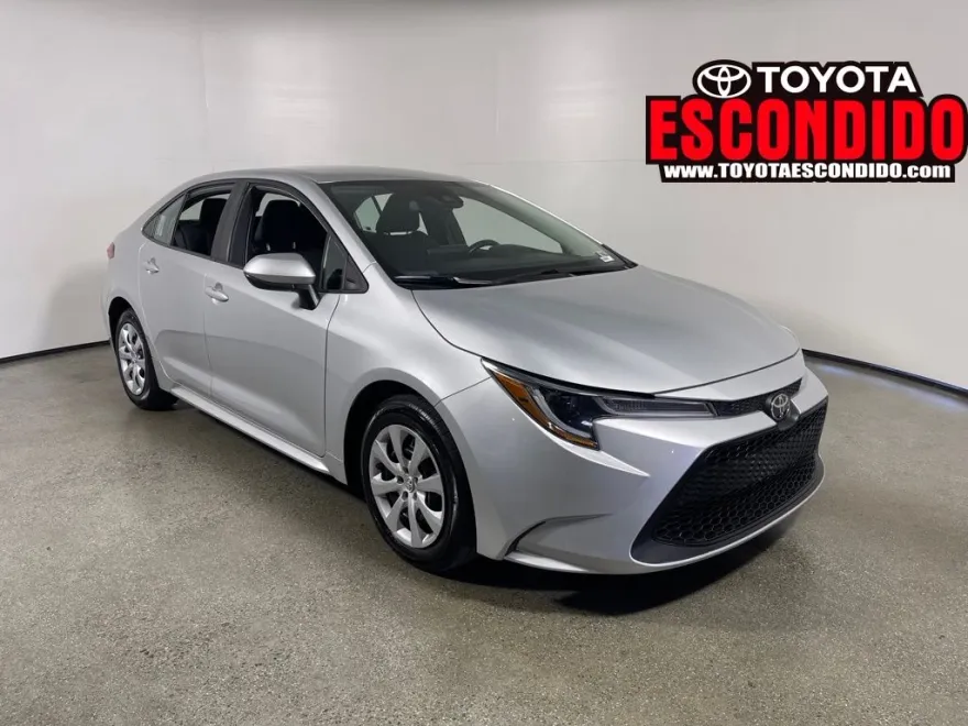 2022 Toyota Corolla LE photo 1