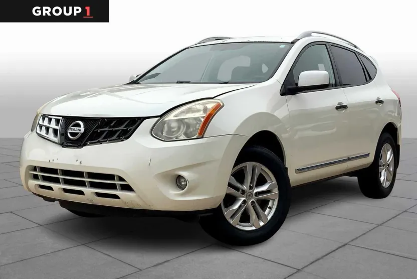 2013 Nissan Rogue SV photo 1