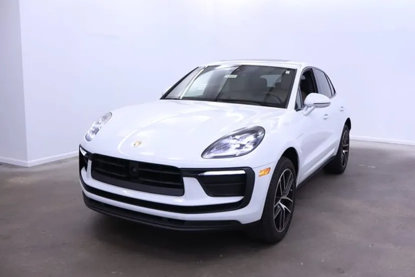 2023 Porsche Macan photo 1