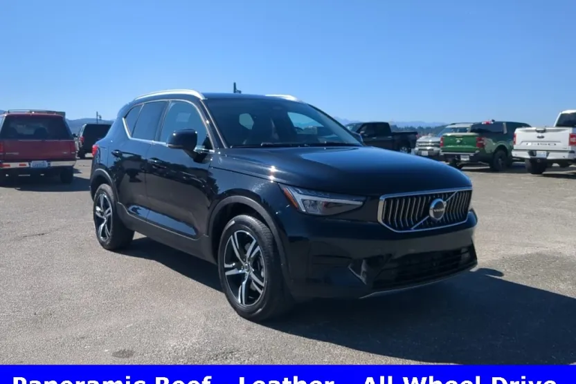 2024 Volvo XC40 Core photo 1