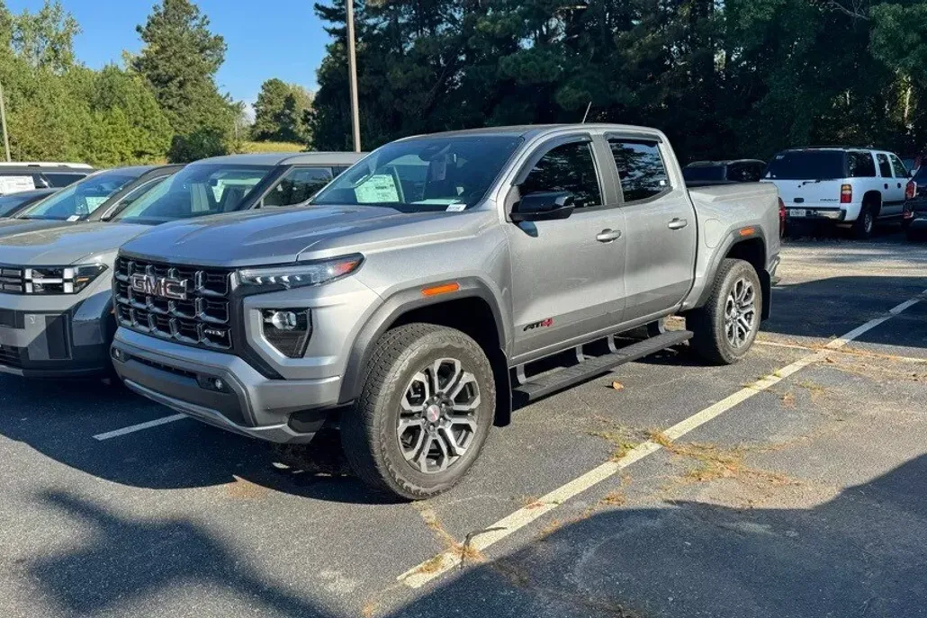 2023 Gmc Canyon AT4 photo 1