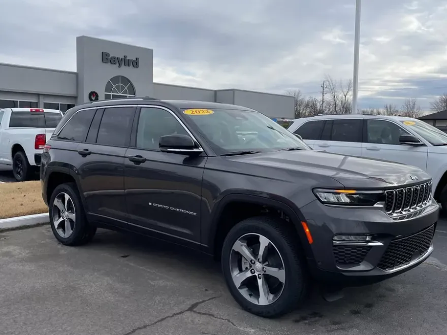 2022 Jeep Cherokee 4xe Base Sport photo 1