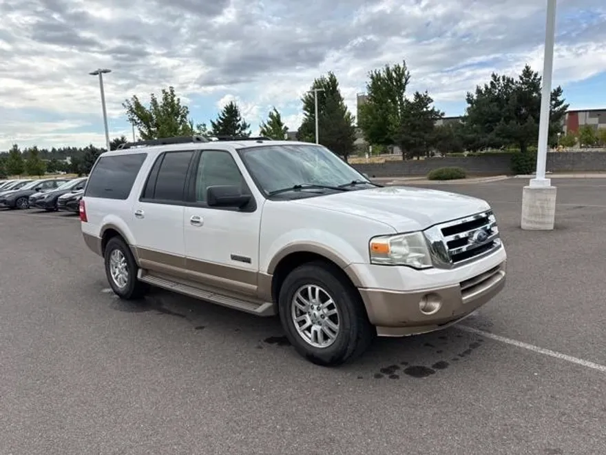 2011 Ford Expedition EL XLT photo 1