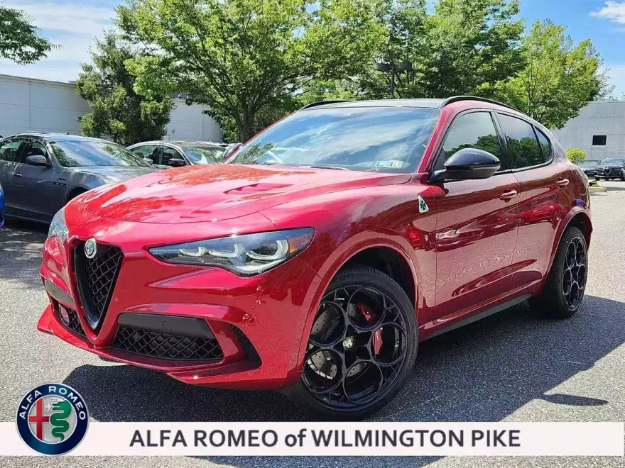 2024 Alfa Romeo Stelvio Quadrifoglio photo 1