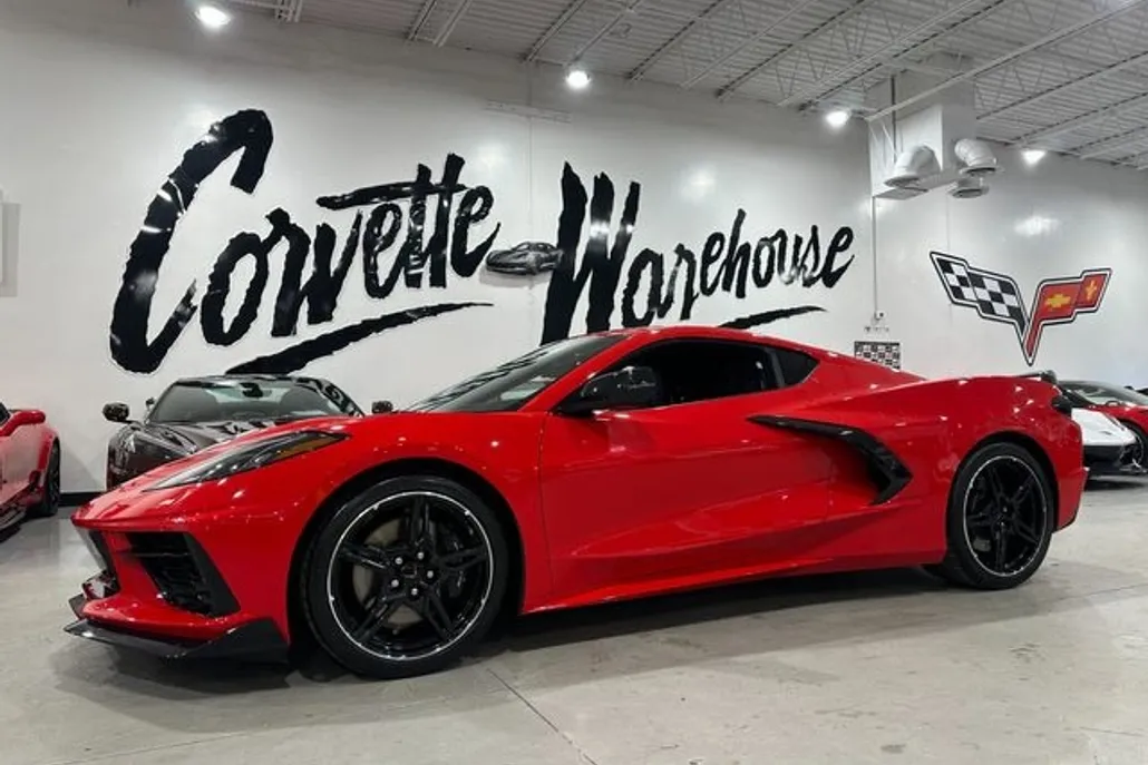 2022 Chevrolet Corvette Coupe 2LT photo 1