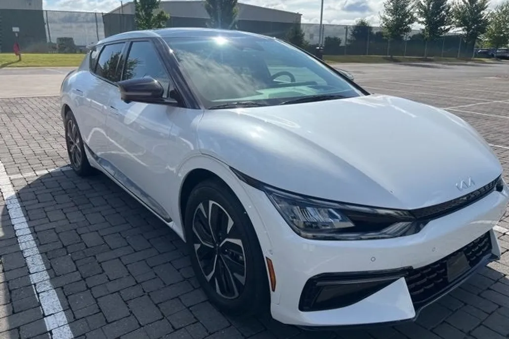 2022 Kia EV6 GT-Line photo 1