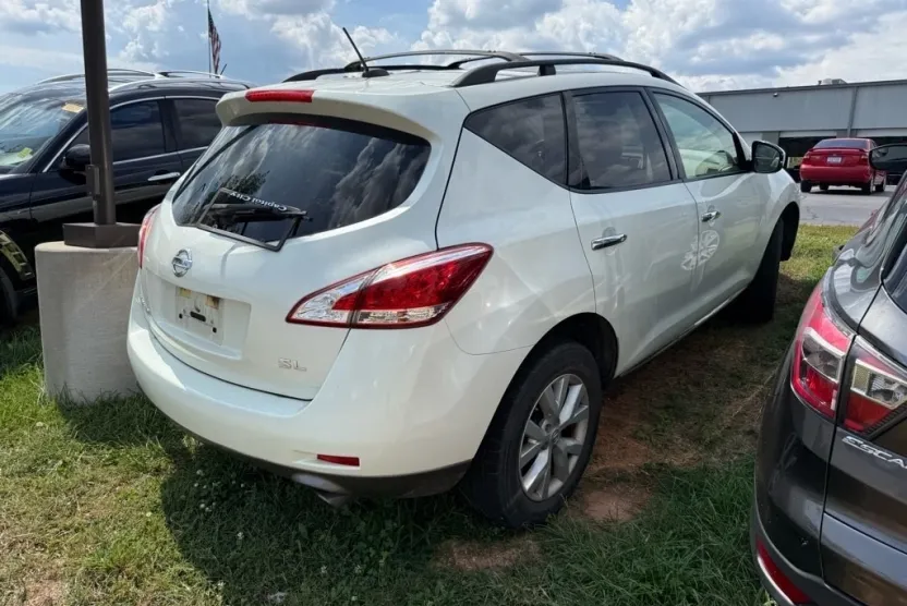 2011 Nissan Murano SL photo 1