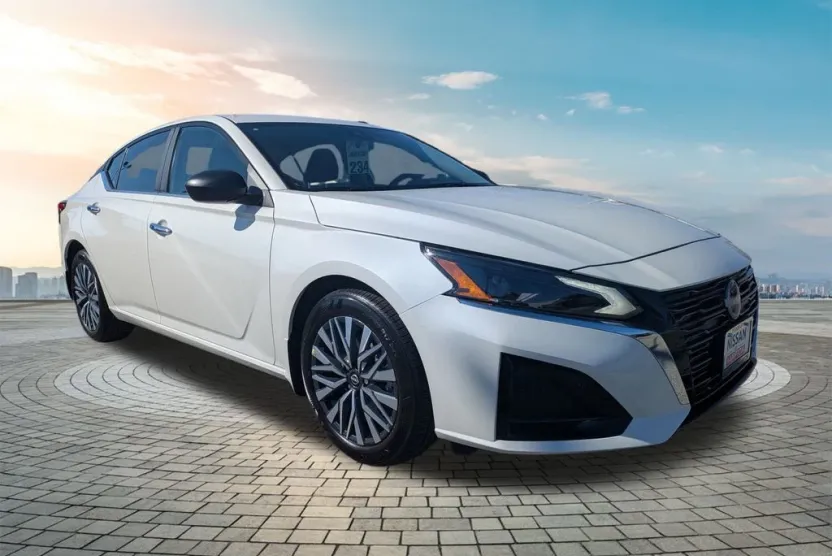 2025 Nissan Altima SV photo 1
