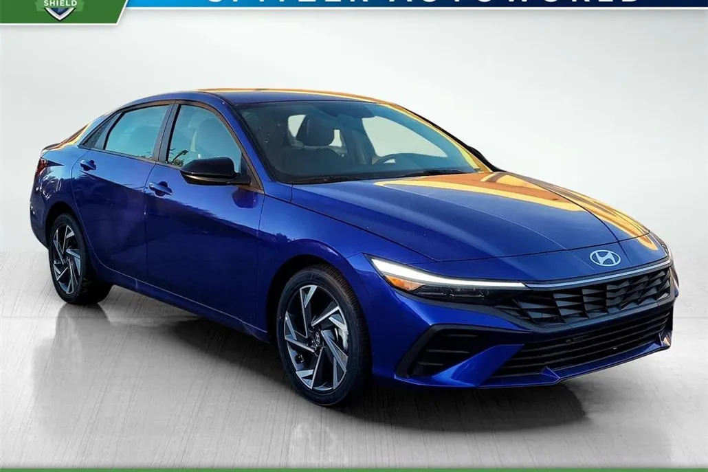 2025 Hyundai Elantra SEL Sport photo 1