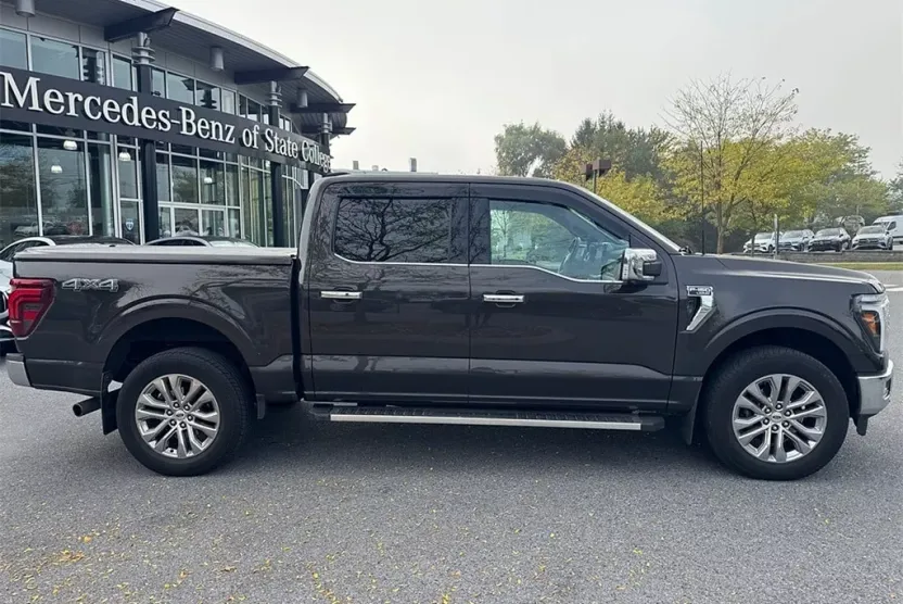 2024 Ford F-150 Lariat photo 1
