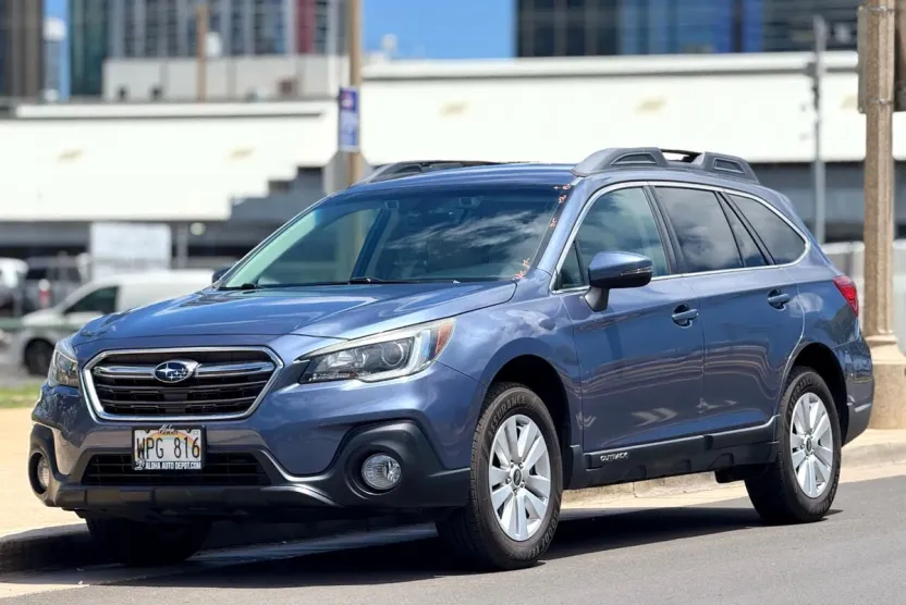 2018 Subaru Outback 2.5i Premium photo 1
