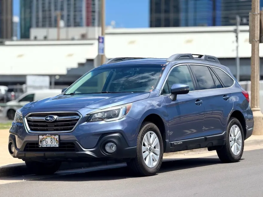 2018 Subaru Outback 2.5i Premium photo 1