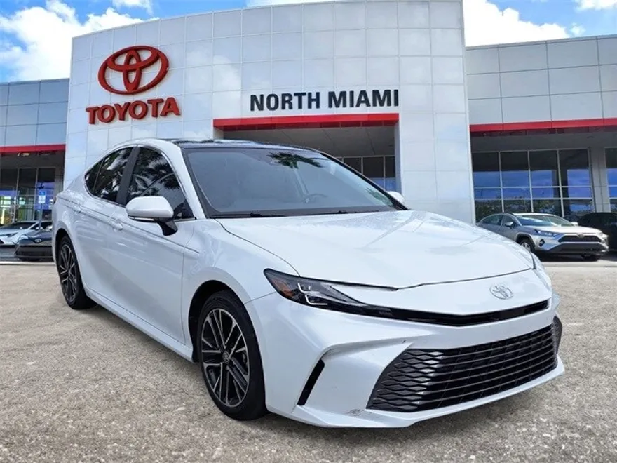 2025 Toyota Camry XLE photo 1